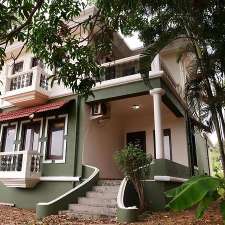White Square Nirvana, Parra Mapusa Exteriör bild