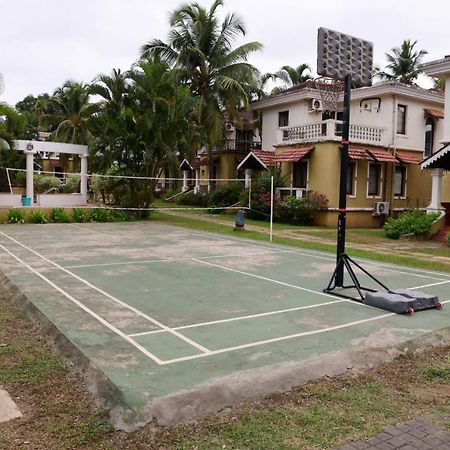 White Square Nirvana, Parra Mapusa Exteriör bild