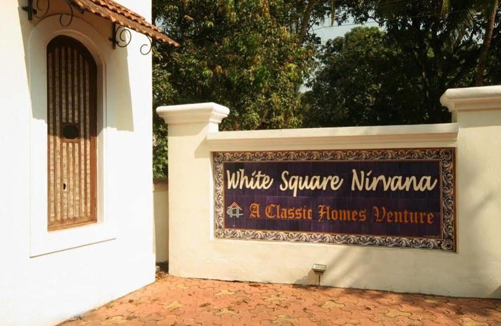White Square Nirvana, Parra Mapusa Exteriör bild