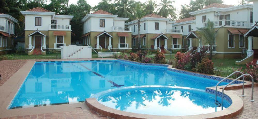 White Square Nirvana, Parra Mapusa Exteriör bild